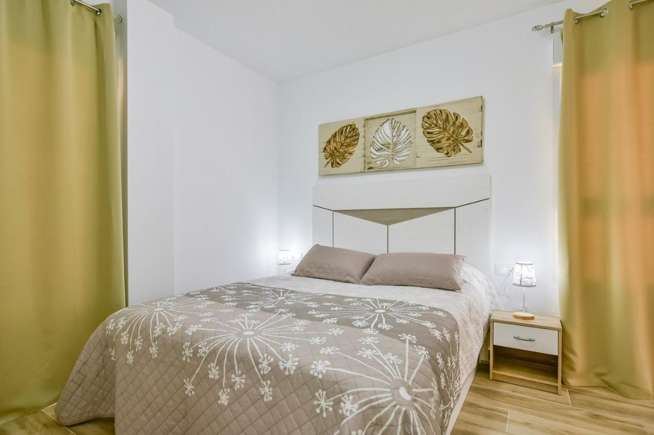 Apartments Cura Beach Торрев'єха Екстер'єр фото