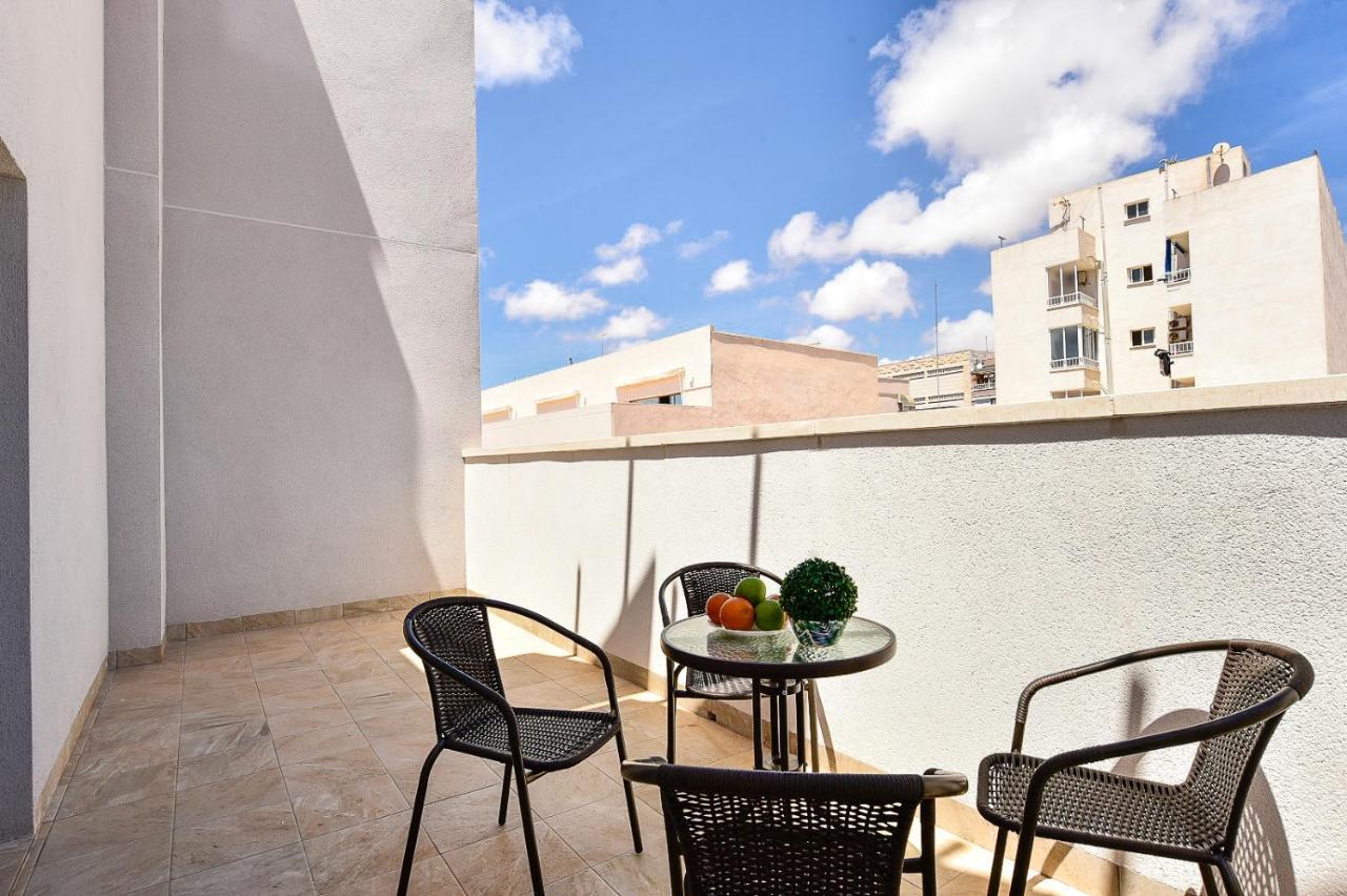 Apartments Cura Beach Торрев'єха Екстер'єр фото