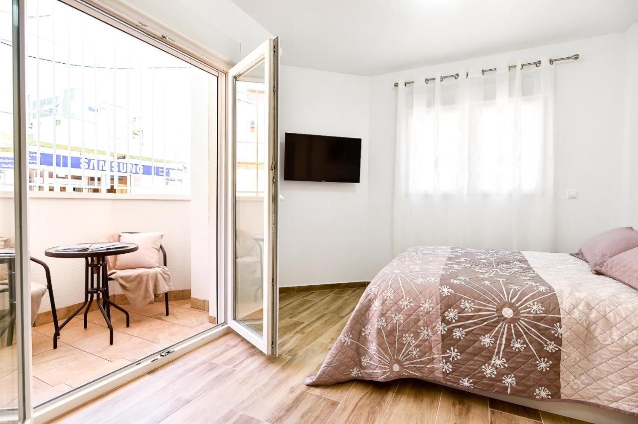 Apartments Cura Beach Торрев'єха Екстер'єр фото